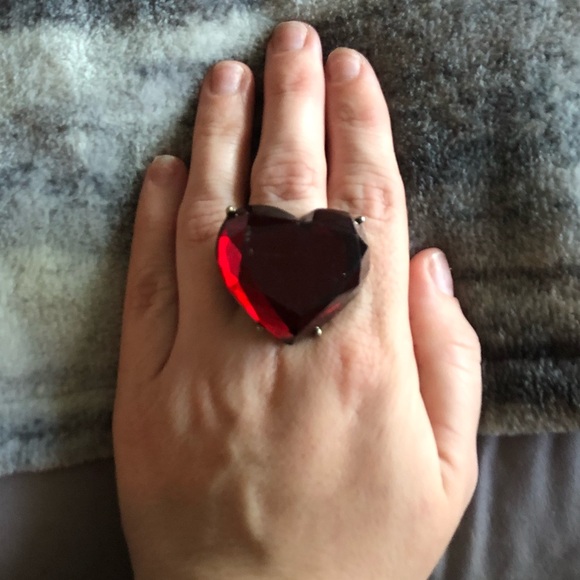 Vintage Jewelry - Vintage Ruby Heart Ring Vintage Jewelry - Vintage Ruby Heart Ring